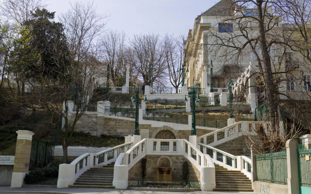Hotel Boltzmann