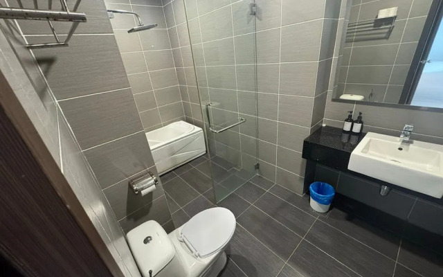 JB City Shopping Mall Apartment