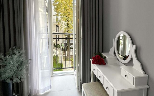 Starowiślna 41-43 by PI Apartments