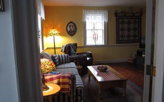 Grand Oak Manor Bed & Breakfast