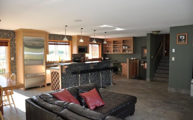Fraser River Lodge