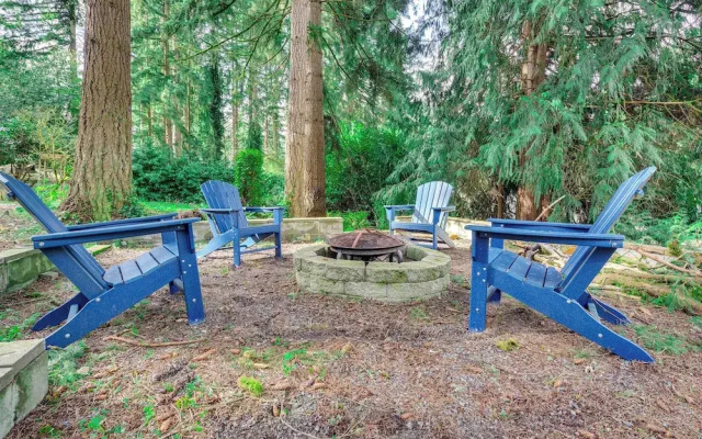 Classic Woodinville Wine Country Escape!