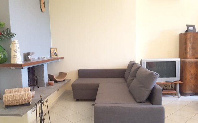 Apartment With 3 Bedrooms In Riposto, With Enclosed Garden And Wifi 100 M From The Beach