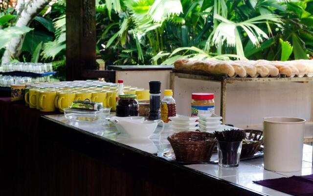 Atlantida Lodge
