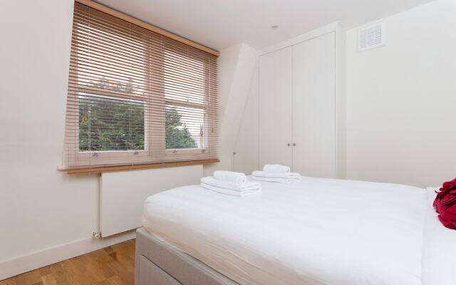 1 Bedroom Apartment in Maida Vale With Terrace