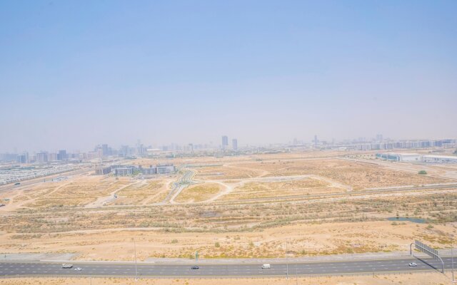 Tanin - Sleek Studio Offering Unobstructed City Views