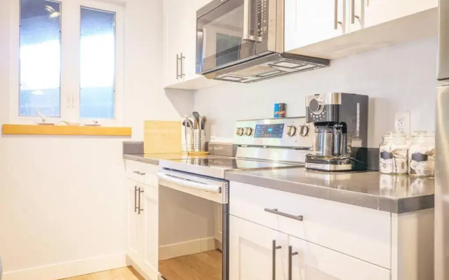 Storm Bay, Modern 1 Bed Suite and Chefs Kitchen