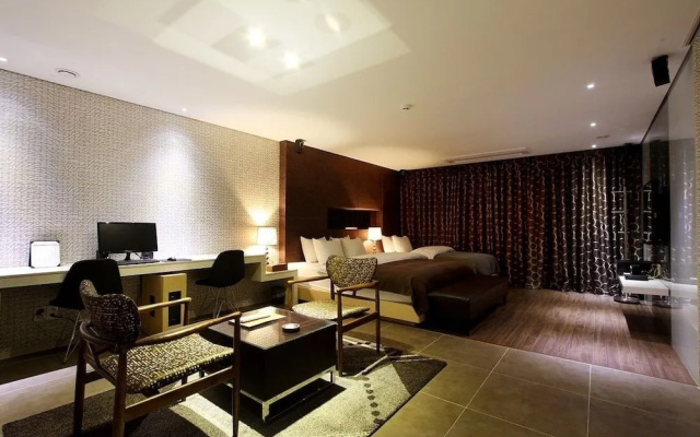 Uijeongbu La Tree Hotel