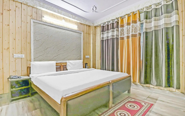 Collection O 83430 Hotel Sanjauli Inn