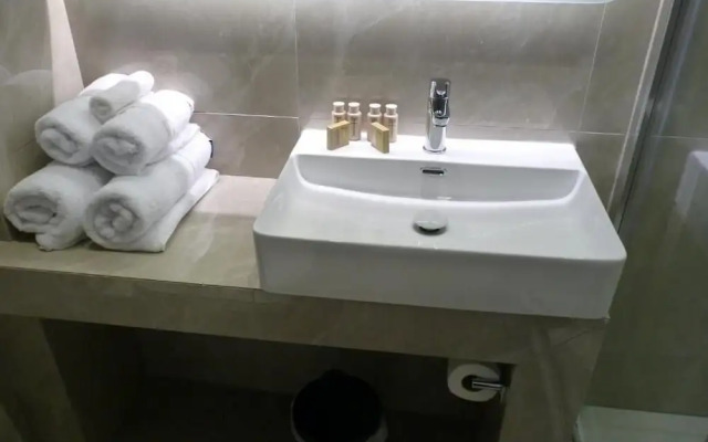 Comfort Suites and Rooms