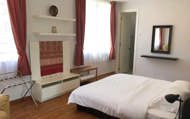 Crystal Cameron Highlands