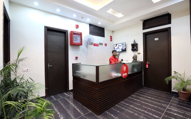OYO 4897 Hotel The 13een