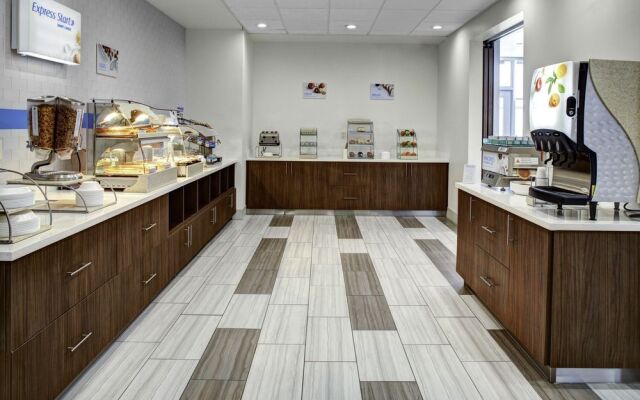 Holiday Inn Express & Suites Coldwater