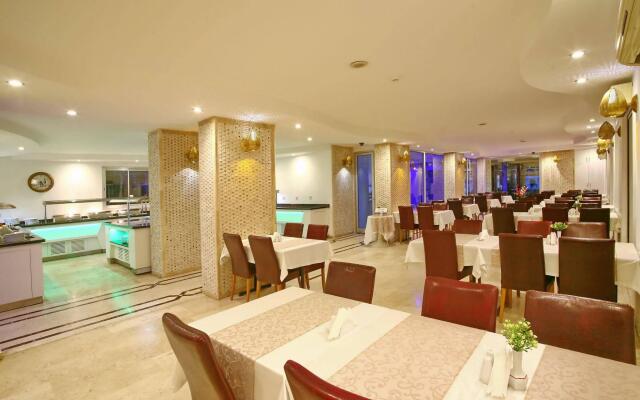 Kleopatra Celine Hotel