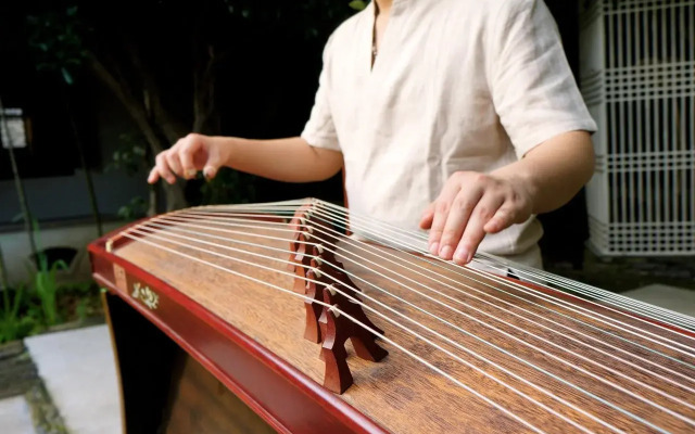 Zhouzhuang Moonlit River In Spring Guzheng Club House