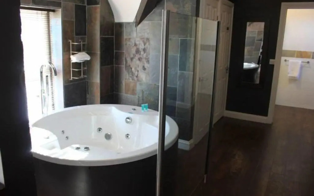 Leaside Hotel
