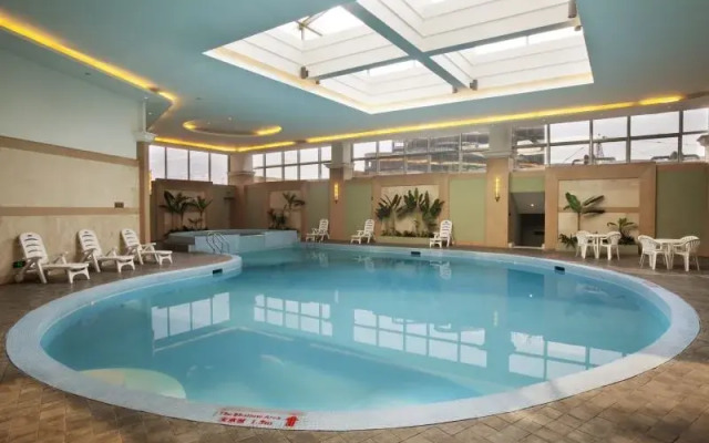 Golden Eagle Summit Hotel