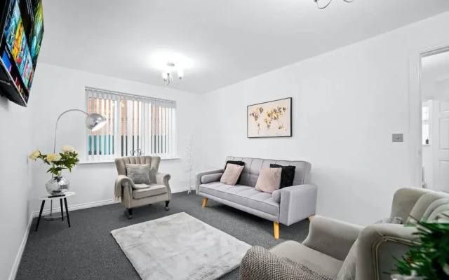 Tipton Escape Haven - 3 Bed House