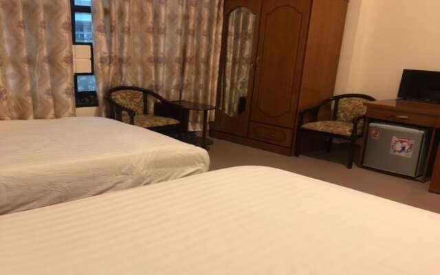 Quang Chien Hotel by Zuzu