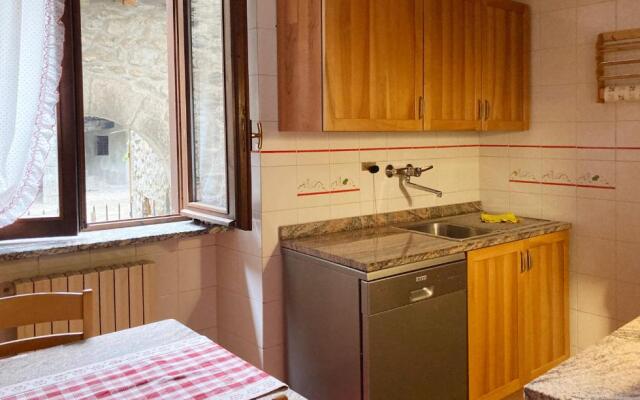 Mountain apartment in an authentic courtyard