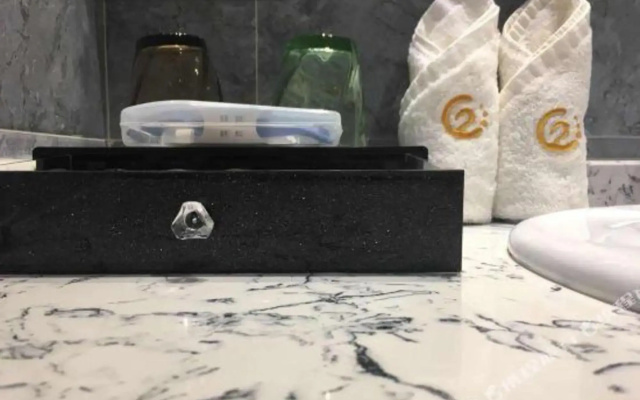 Lucky Hotel