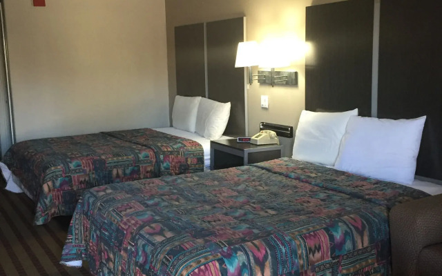 Camelot Inn & Suites Veterans Memorial NW Houston