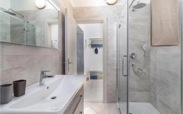 2 Bedroom Lovely Apartment in Rovinj