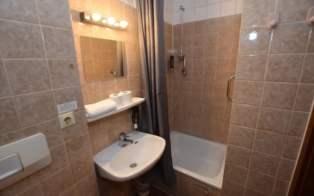 AB Apartment 08