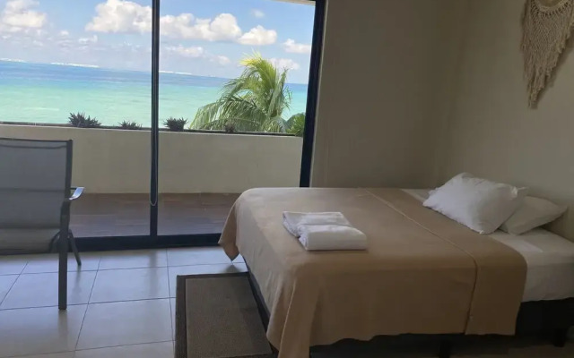 Cuxos Hotel Beachfront