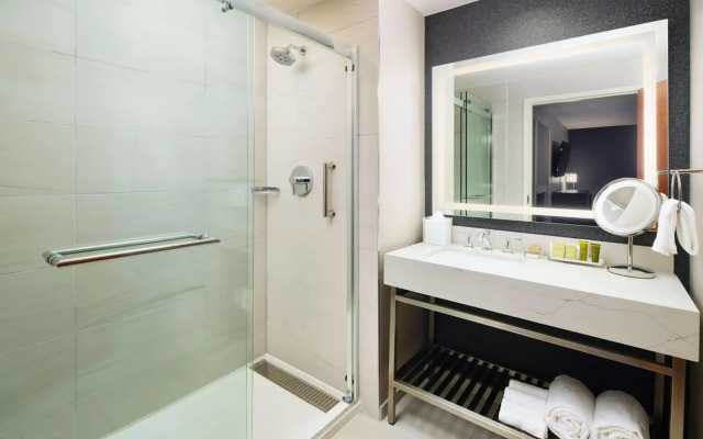 Hilton Charlotte Airport