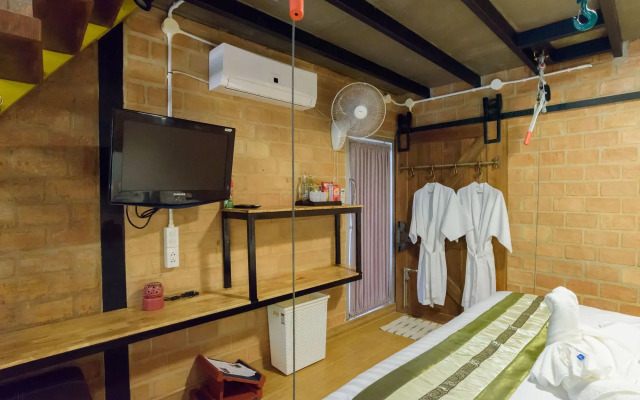 MyHouse Riverside & Pool Villa Near Old Town