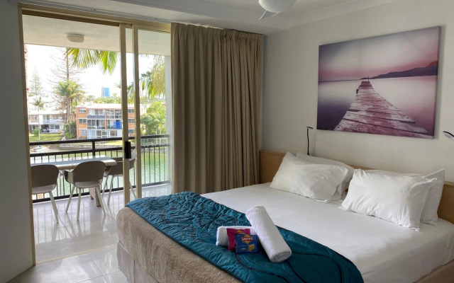 Paradise Island Resort – Guest Rooms – Gold Coast
