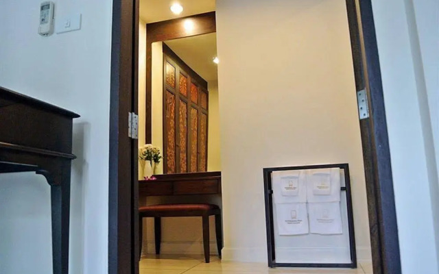 Phuket Ratchamaka Pool Villa