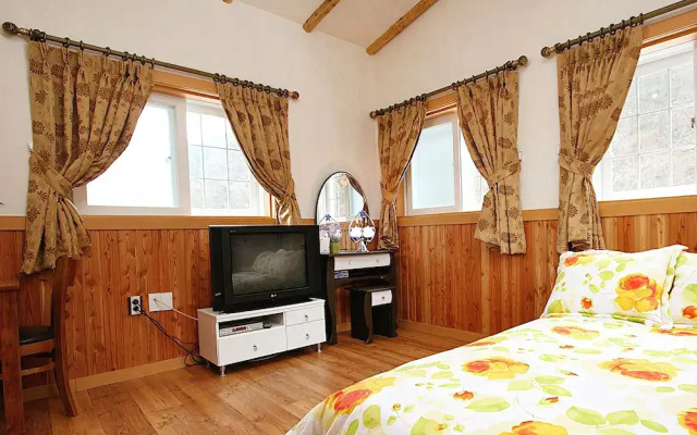 Pocheon Evergreen Pension