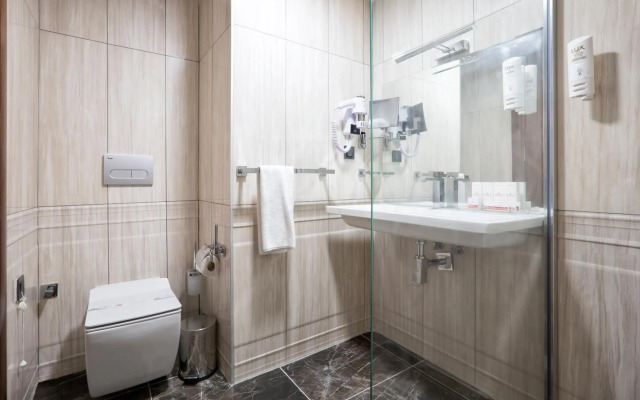 Monte Carlo Inn Vaughan Suites