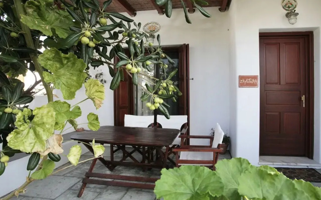 Anemonisia Skyrian Living