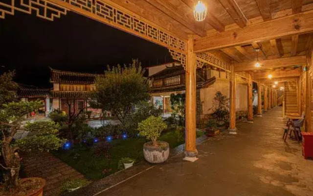 Lijiang Wenfu Courtyard Inn