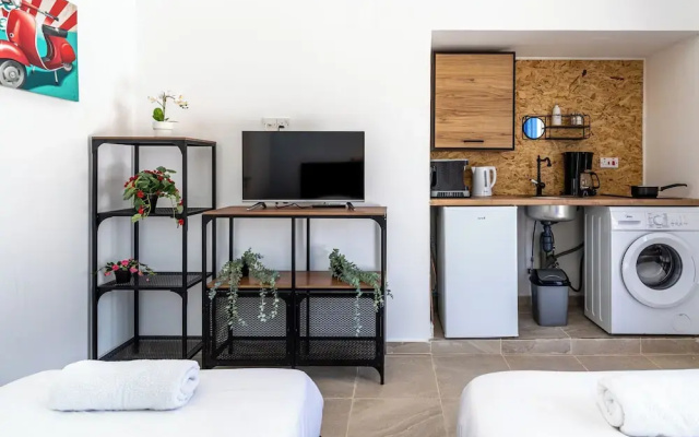 Mufasa Studio & Terrace in Larnaca