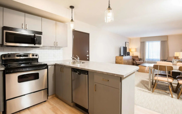 Pomeroy Inn & Suites Prince George