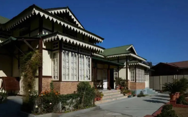 Cafe Shillong Bed and Breakfast