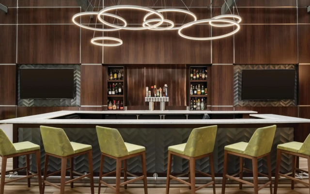 Embassy Suites by Hilton Indianapolis Downtown