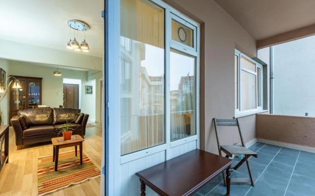 Central Flat Near the Bosphorus Shore in Uskudar