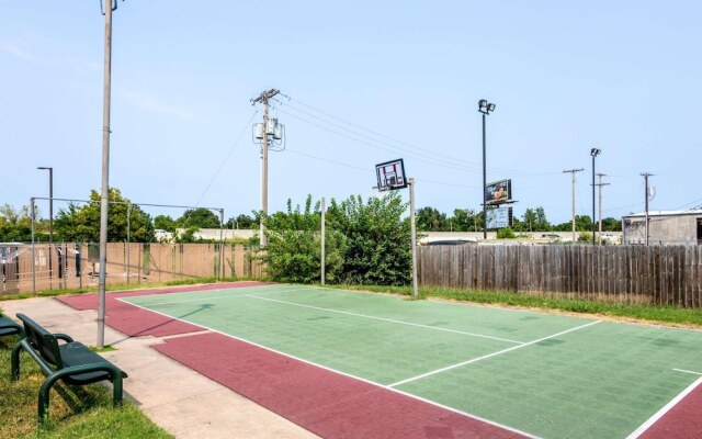 Studio 6 Tulsa Fairgrounds