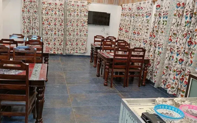 Hotel Pahalgam View