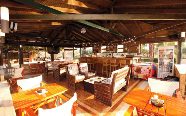 Ariadni Hotel Bungalows