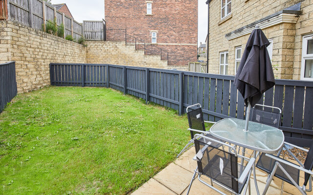 Host Stay Aynsley Mews