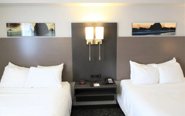 Comfort Inn & Suites Pacific - Auburn