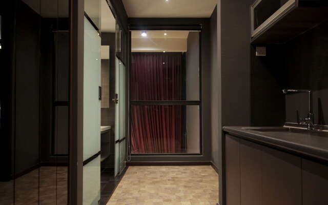 Expressionz Professional Suites By De Space
