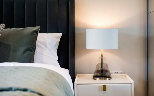 Marble Arch Suite 8-hosted by Sweetstay