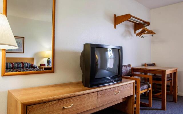 Econo Lodge West Liberty